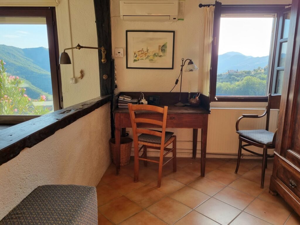 Treppe zwischen den Etagen des Ferienhauses